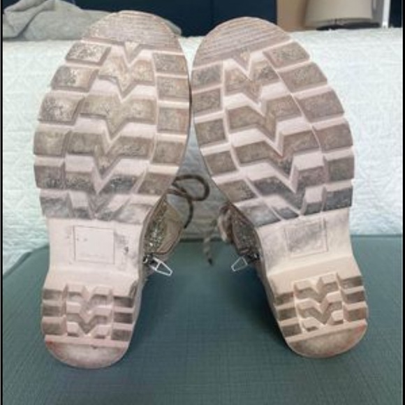 Cute Sparkling Tan Boots - Picture 4 of 4